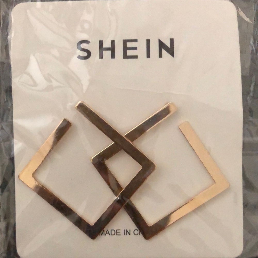 Gold square earrings